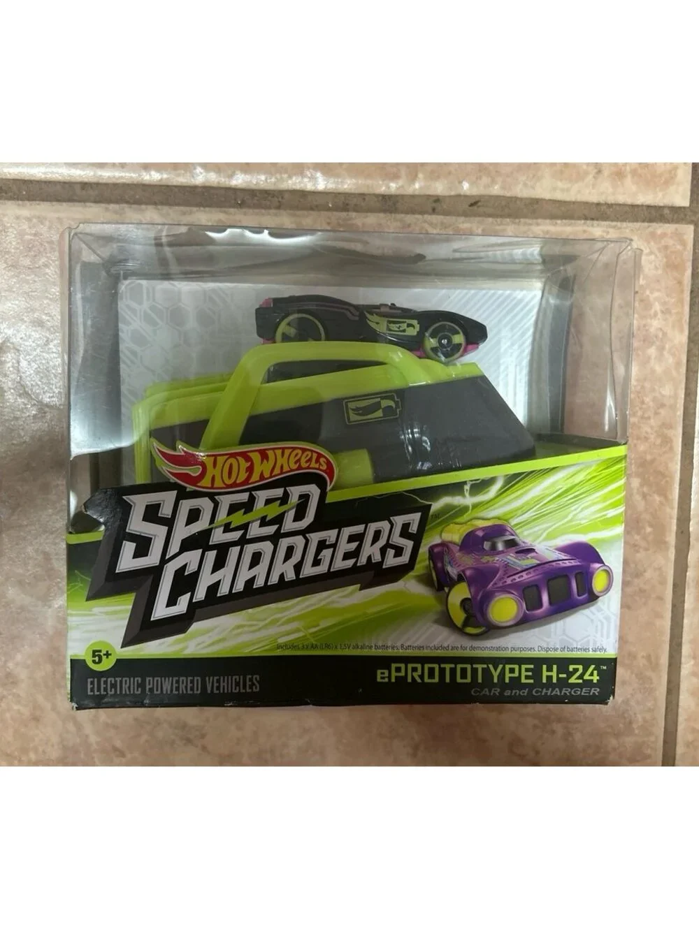 Hot Wheels Speed Chargers ePrototype H-24 Car & Charger New Sealed Damaged Box